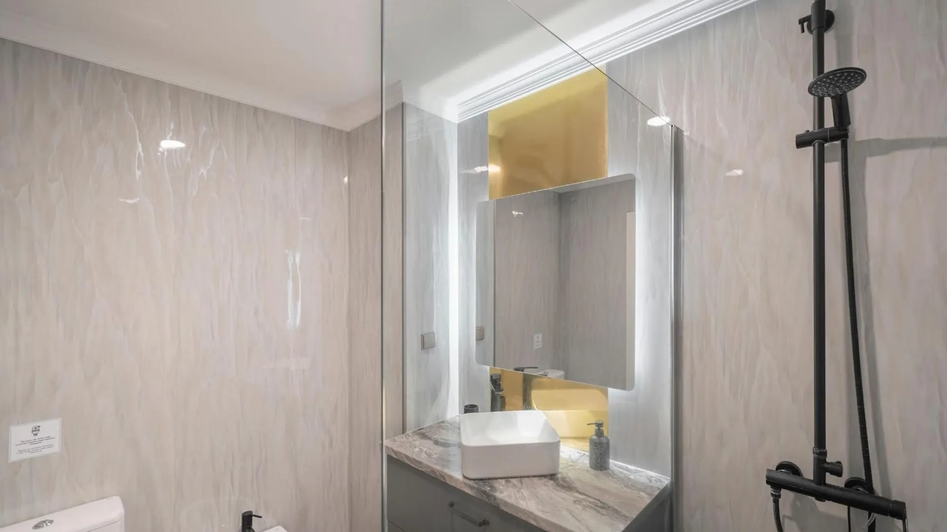 Doca Do Cavacas I By An Island Apart Funchal Apartman