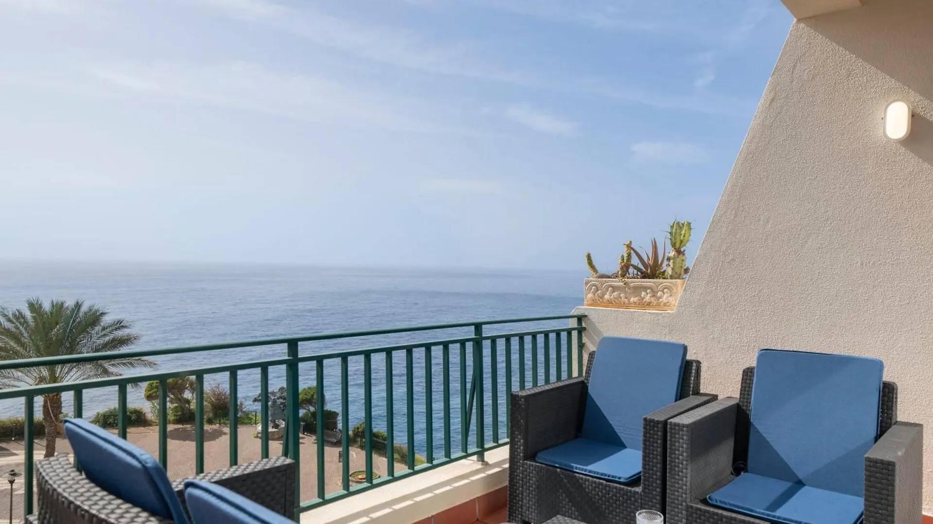 Doca Do Cavacas I By An Island Apart Funchal